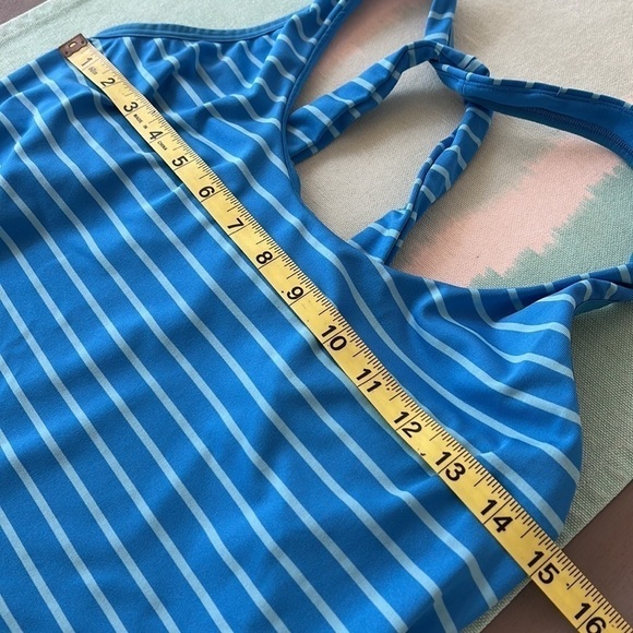 Patagonia Stripe Print Cinched Side Athletic Tank Top Built-In Bra - Picture 9 of 10